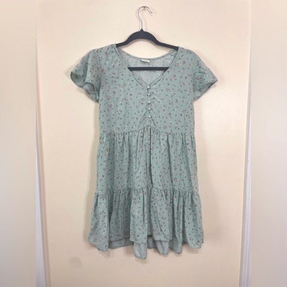 True Craft Dresses & Skirts - True craft Floral Sage Green Ruffled babydoll Dress S/M